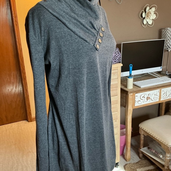 Miusey by Amazon L Top - Picture 2 of 6